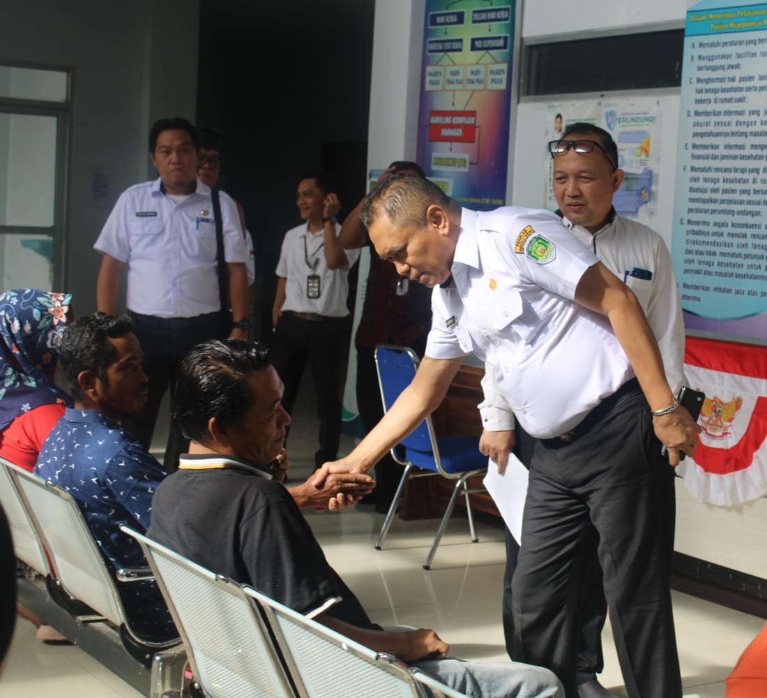 Sekda Rachmat Sidak RSUD Bengkulu Tengah, Temukan Kerusakan, Ini yang Terparah