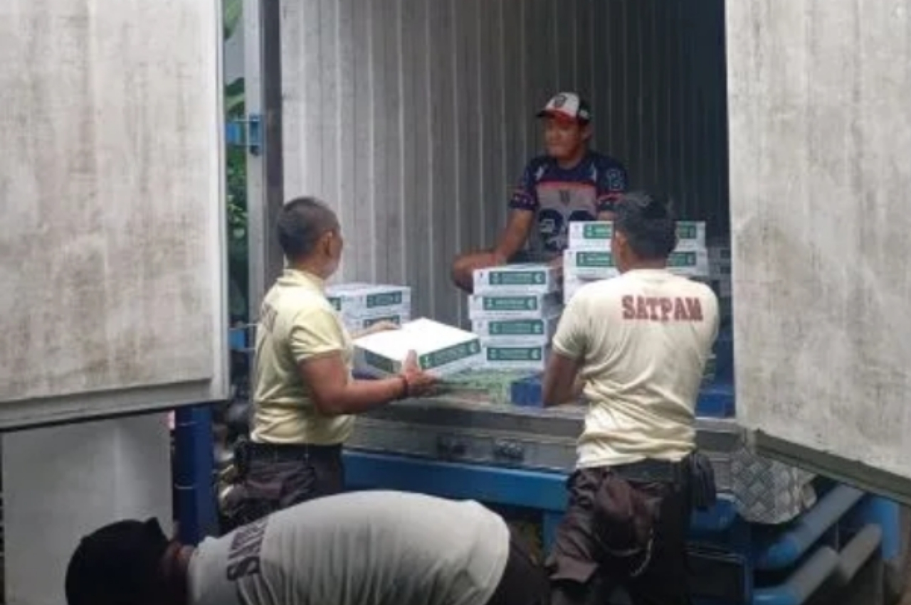 Kemenag Distribusikan 100 Ton Kurma Saudi, Sasarannya Santri Hingga Jurnalis