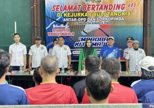Kejurkab Bulutangkis Antar OPD dan Forkopimda dalam Rangka HUT Benteng Dibuka, Wabup Pesankan