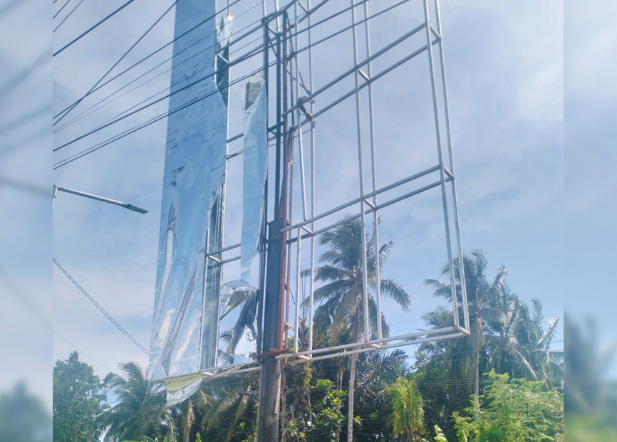 Seng Terlepas dan Tiang Miring, Proyek Reklame Senilai Ratusan Juta Disorot