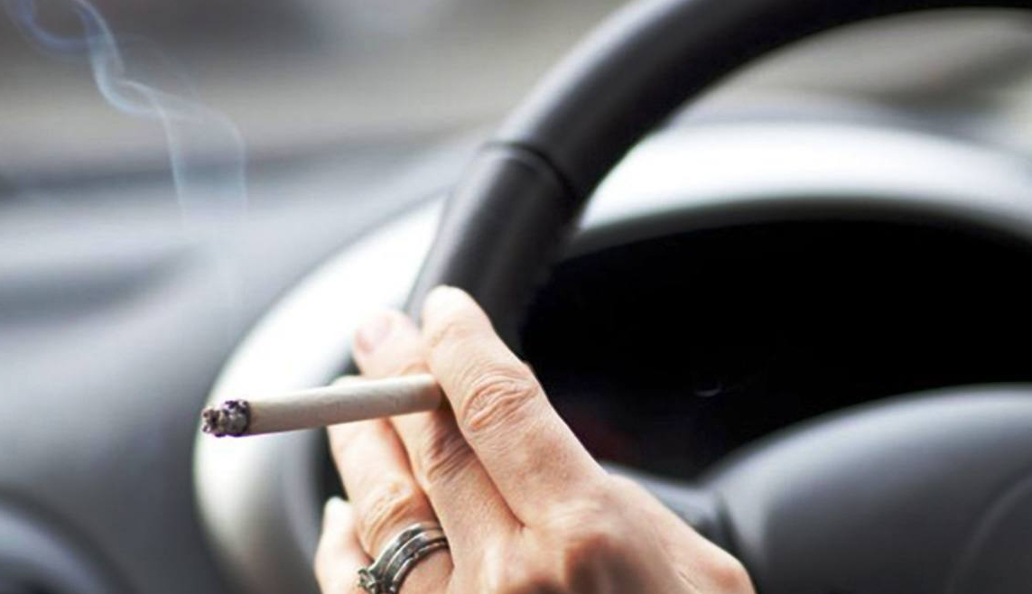 Mobil Bau Asap Rokok? Tips Ini Bisa Dilakukan untuk Menghilangkannya