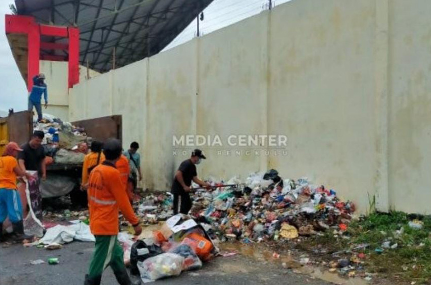 Kontainer Sampah di Kota Bengkulu Ditarik, Ada Apa?