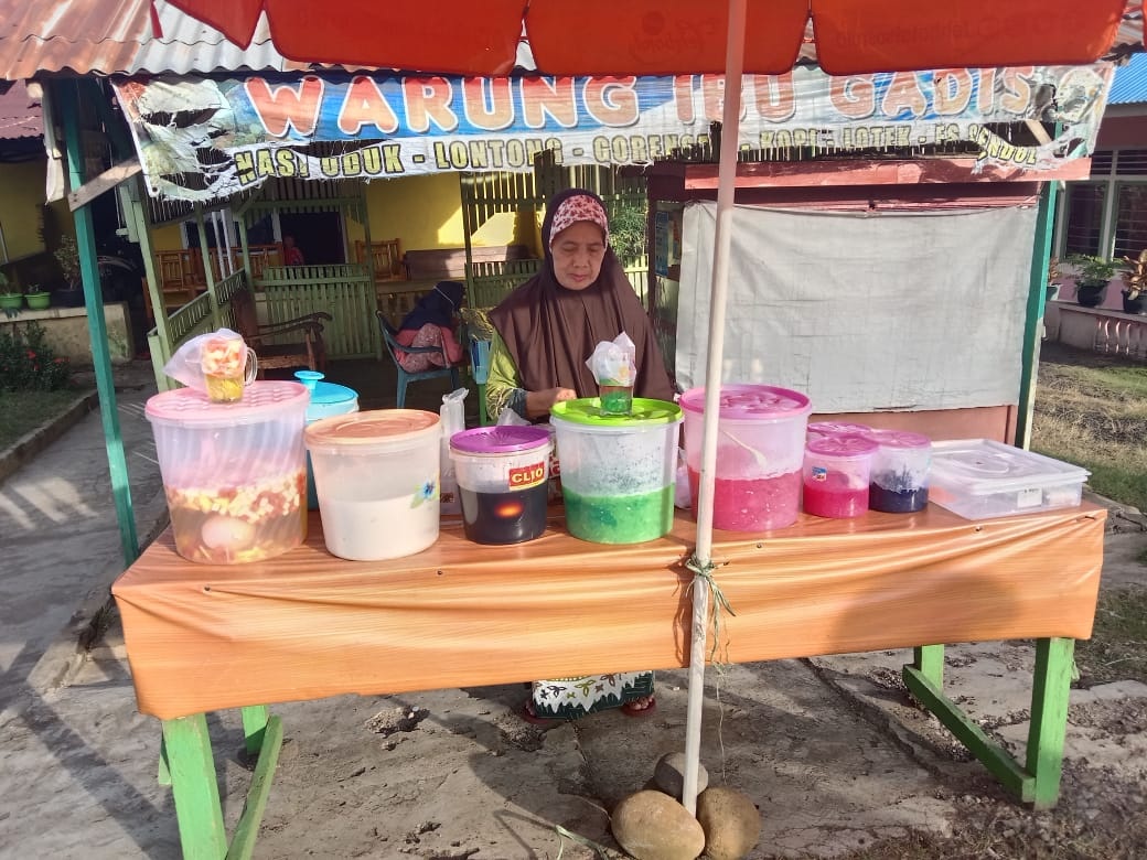 Warga Pondok Kelapa Peroleh Omzet Rp 150 Ribu-Rp 200 Ribu/Hari