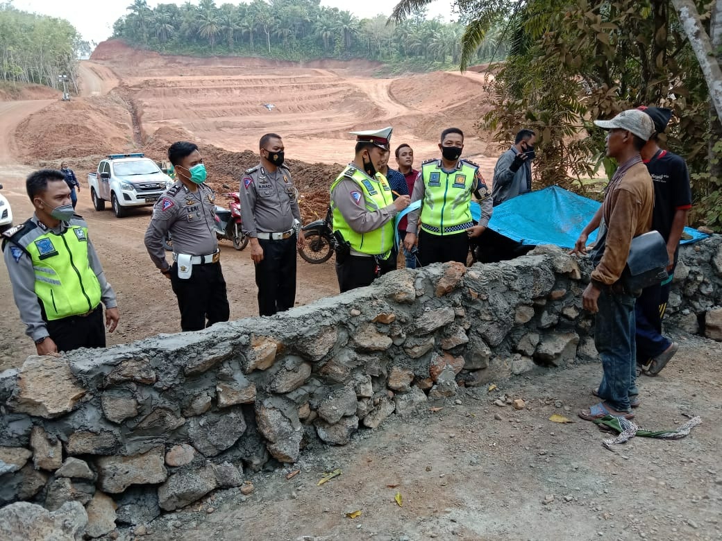 Akses Menuju Jalan Tol Diblokir Permanen 