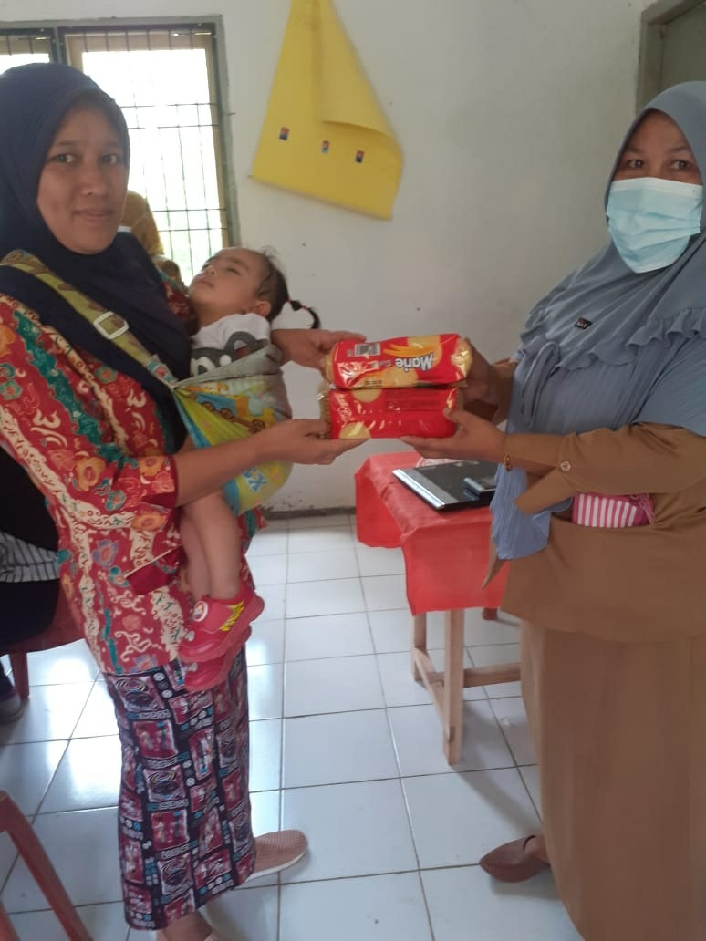 Bumil, Lansia dan Balita Dapat Makanan Tambahan