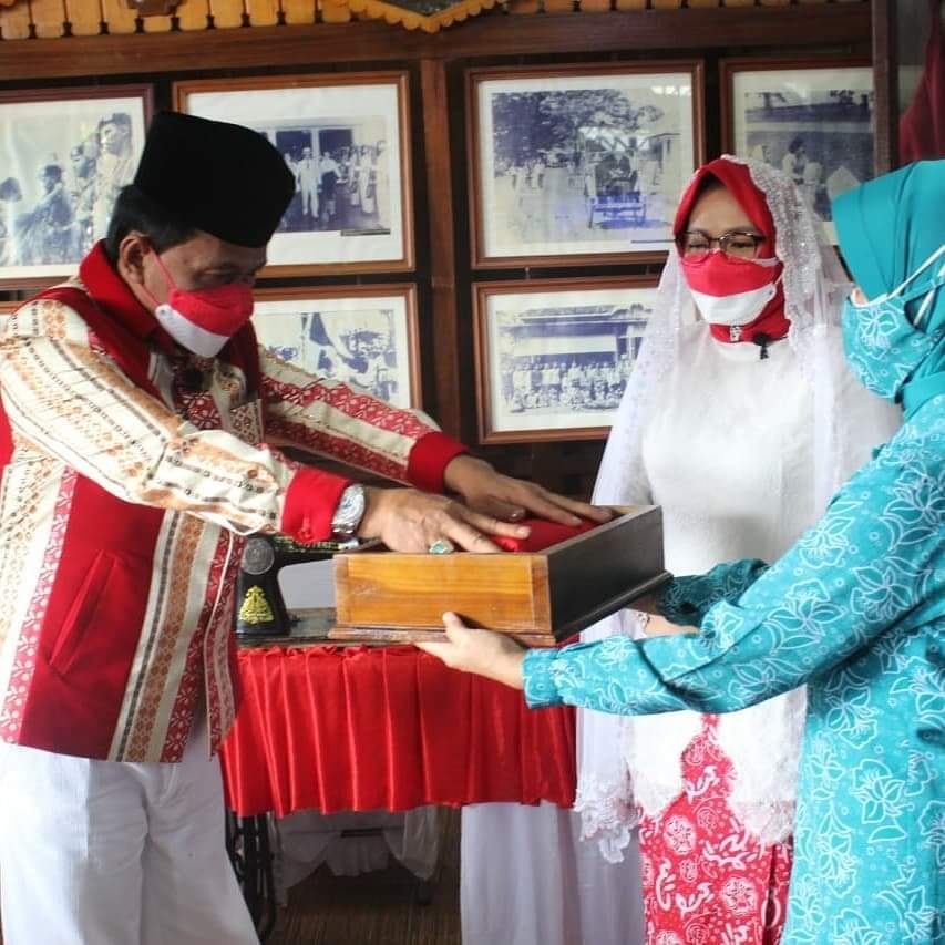 Terbanyak Like Lomba Menjahit, Bup Ferry: Terima Kasih Warga Benteng