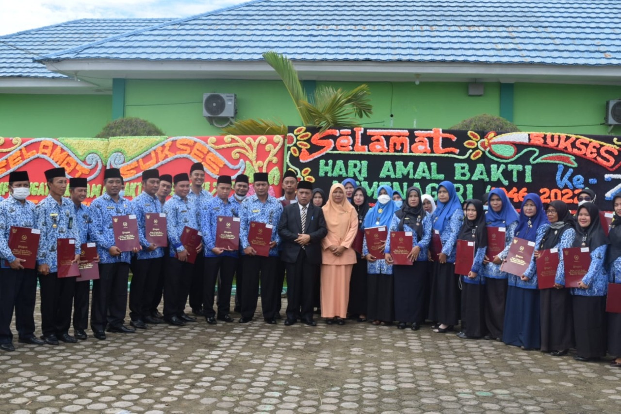 Kado Awal Tahun, 41 ASN Kemenag Benteng Terima Satya Lencana