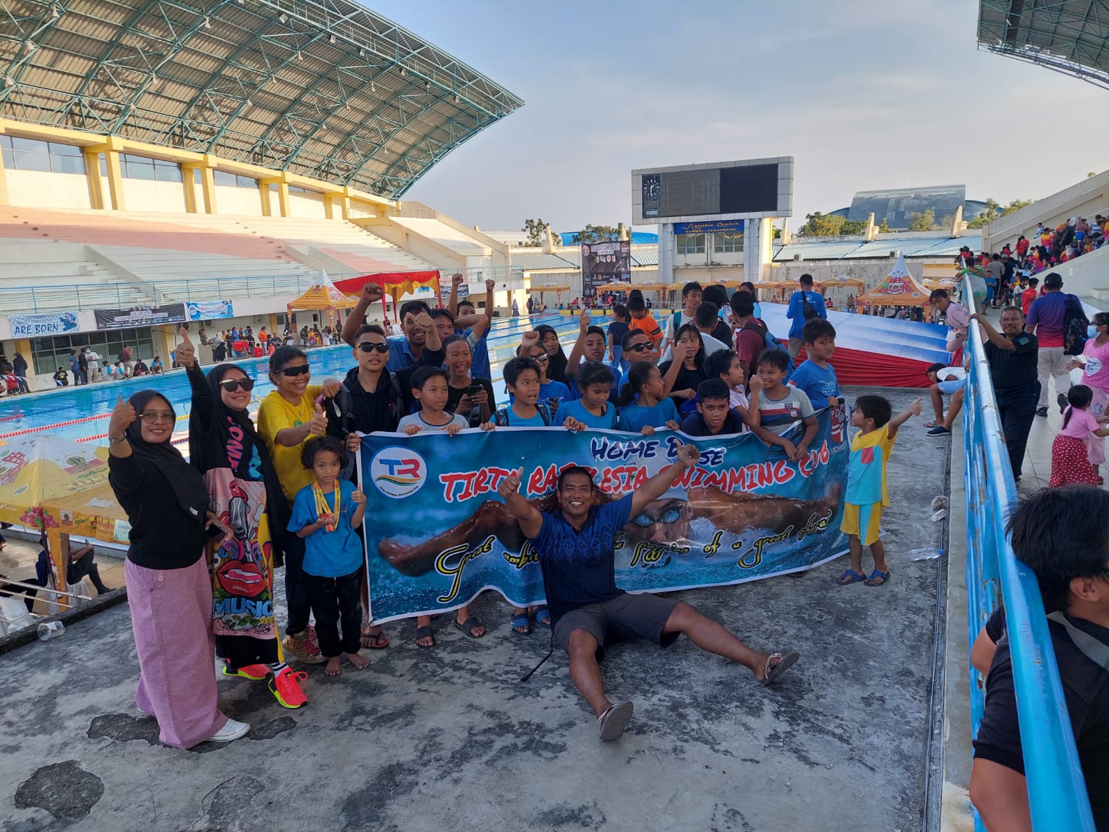 Raih 14 Medali Emas, Tirta Rafflesia Swimming Club Juara Umum 3