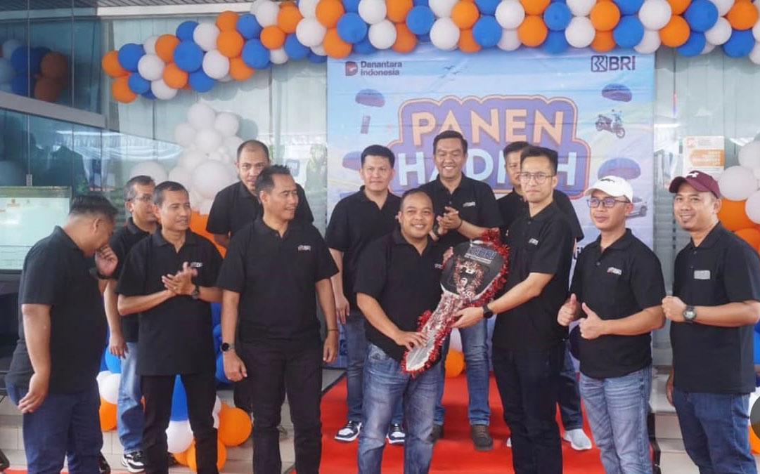 BRI Prabumulih Gelar Undian Panen Hadiah Simpedes 2024: Nasabah Bawa Pulang Mobil Honda BR-V