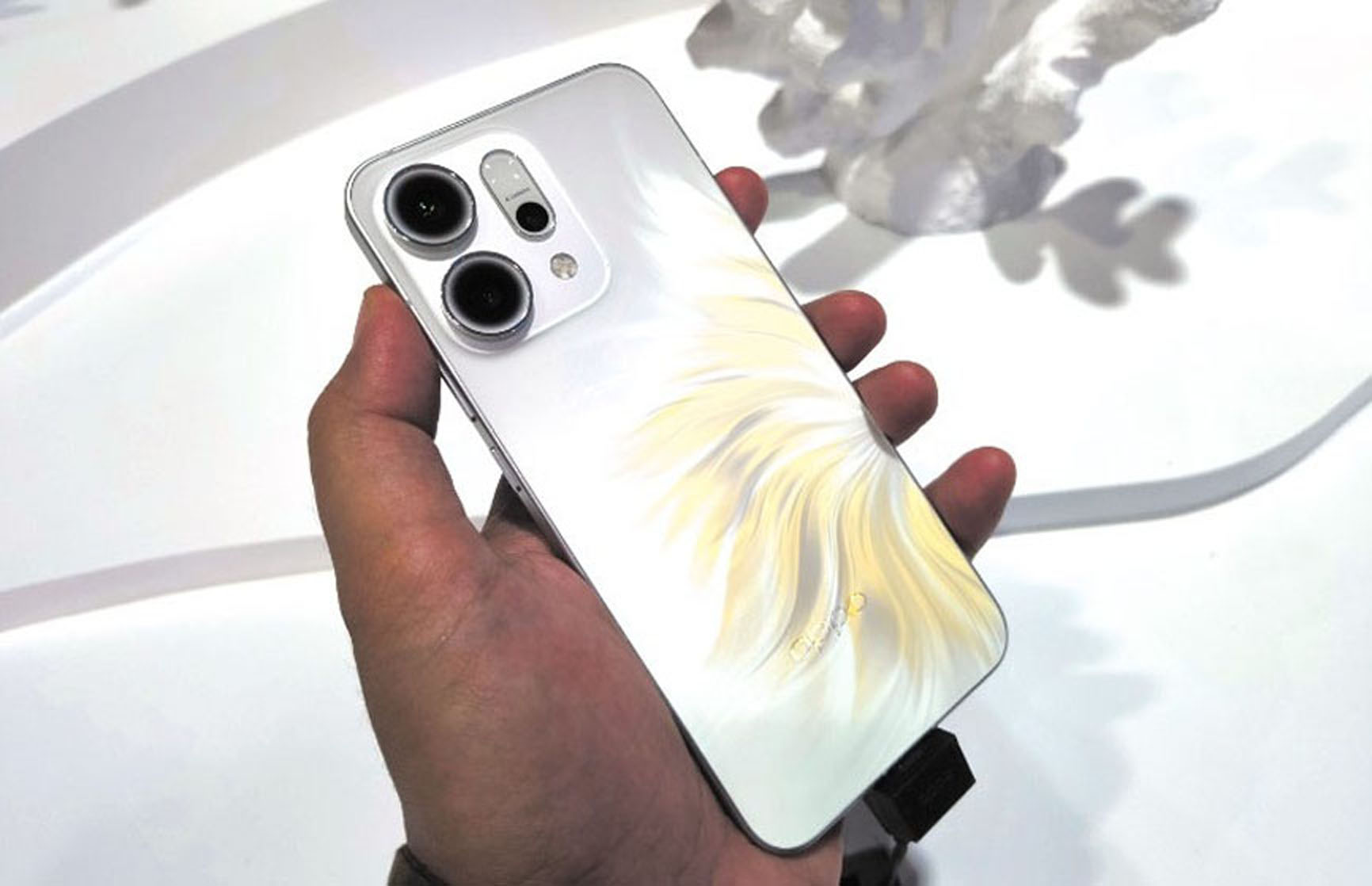 Oppo Reno14 Series Resmi Hadir di Indonesia: Desain Unik 'Mermaid', Kamera Pintar, dan Performa Ngebut