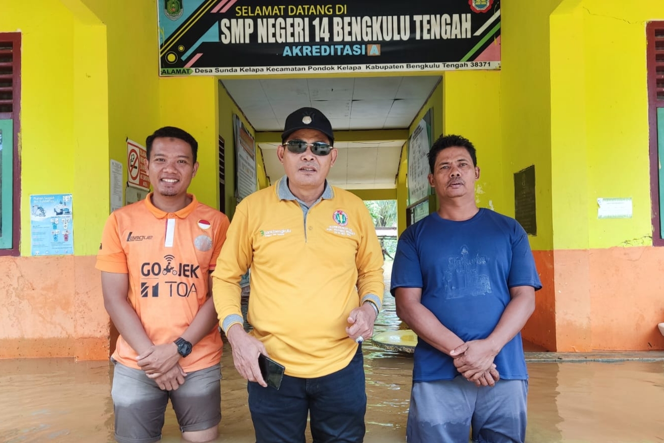 Basah-basahan Kunjungi Sekolah Ini, Ketua PGRI Bengkulu Tengah Harapkan
