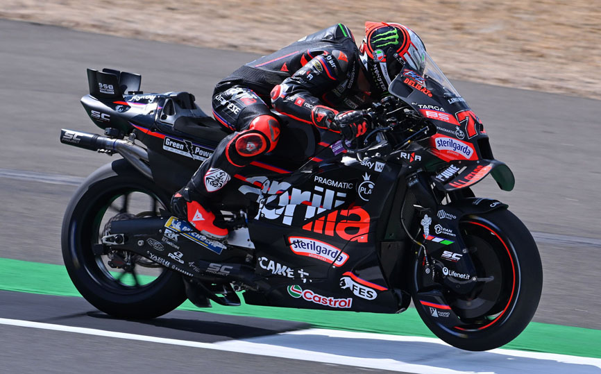 Hasil MotoGP Inggris 2025: Marco Bezzecchi Persembahkan Kemenangan Perdana Aprilia, Quartararo Gagal Total