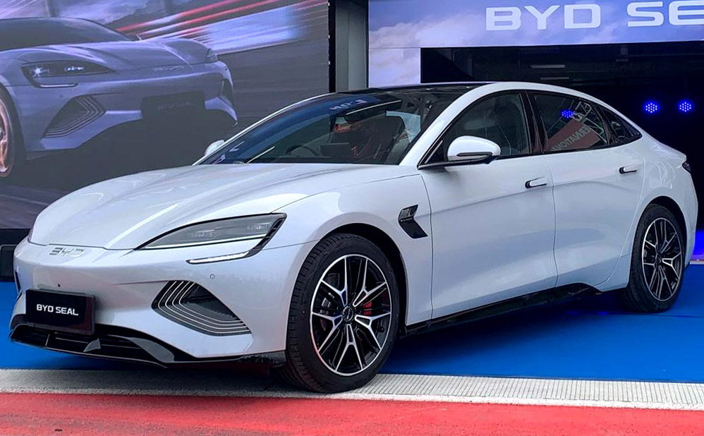 Kupas Tuntas Teknologi DiSus-C di BYD Seal 2025: Berkendara Lebih Stabil, Nyaman, dan Bertenaga!