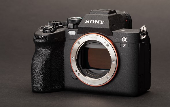 Wajib Punya! 4 Kamera Mirrorless Terbaik 2024 yang Bikin Hasil Jepretan Makin Kece