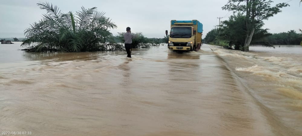 Banjir Arus Deras, Jalan Bentiring-Pasar Pedati Lumpuh