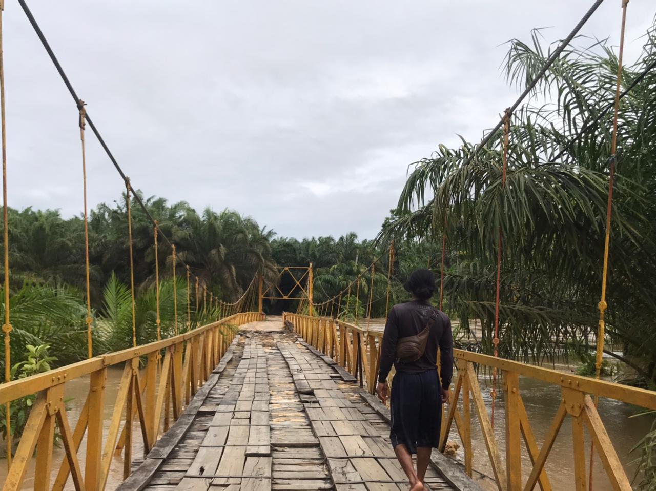 Prihatin, Banjir Setinggi Atap Rumah Warga, Jembatan di Desa Ini Nyaris Ambruk