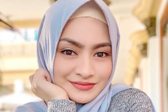 Penasaran Penampilan Baru Nathalie Usai Lepas Hijab? Ini Foto-Fotonya