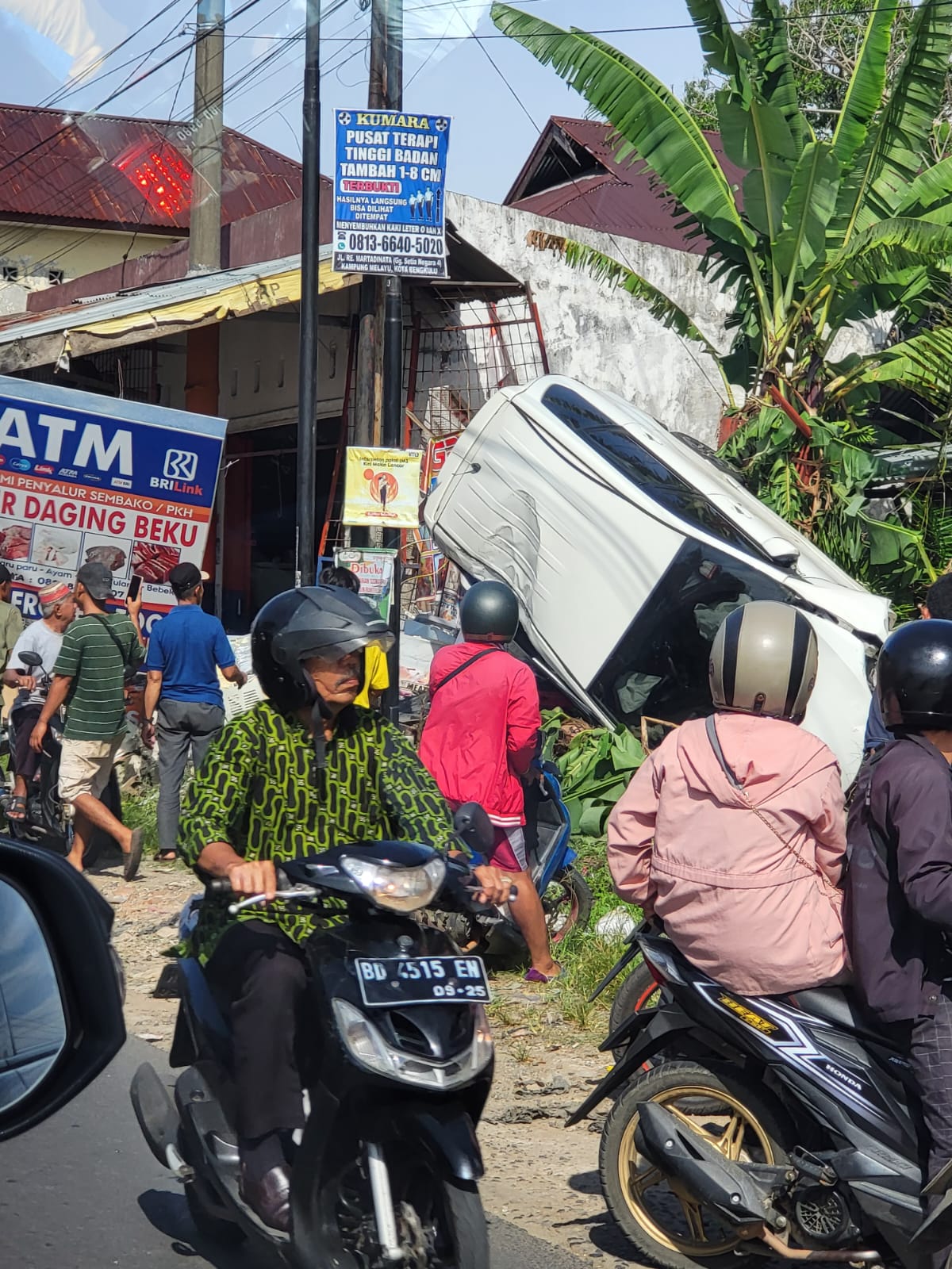 2 Guru Asal Bengkulu Tengah Jadi Korban Avanza 