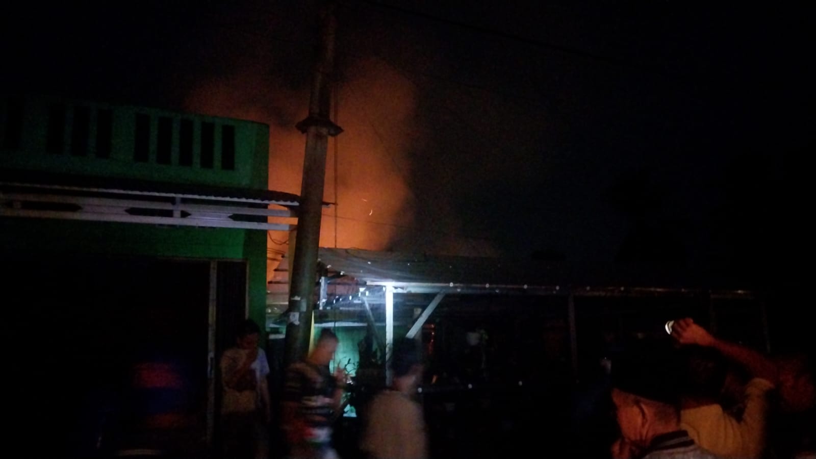 Api yang Membakar Rumah Perangkat Desa Pekik Nyaring Bengkulu Tengah Berhasil Dipadamkan