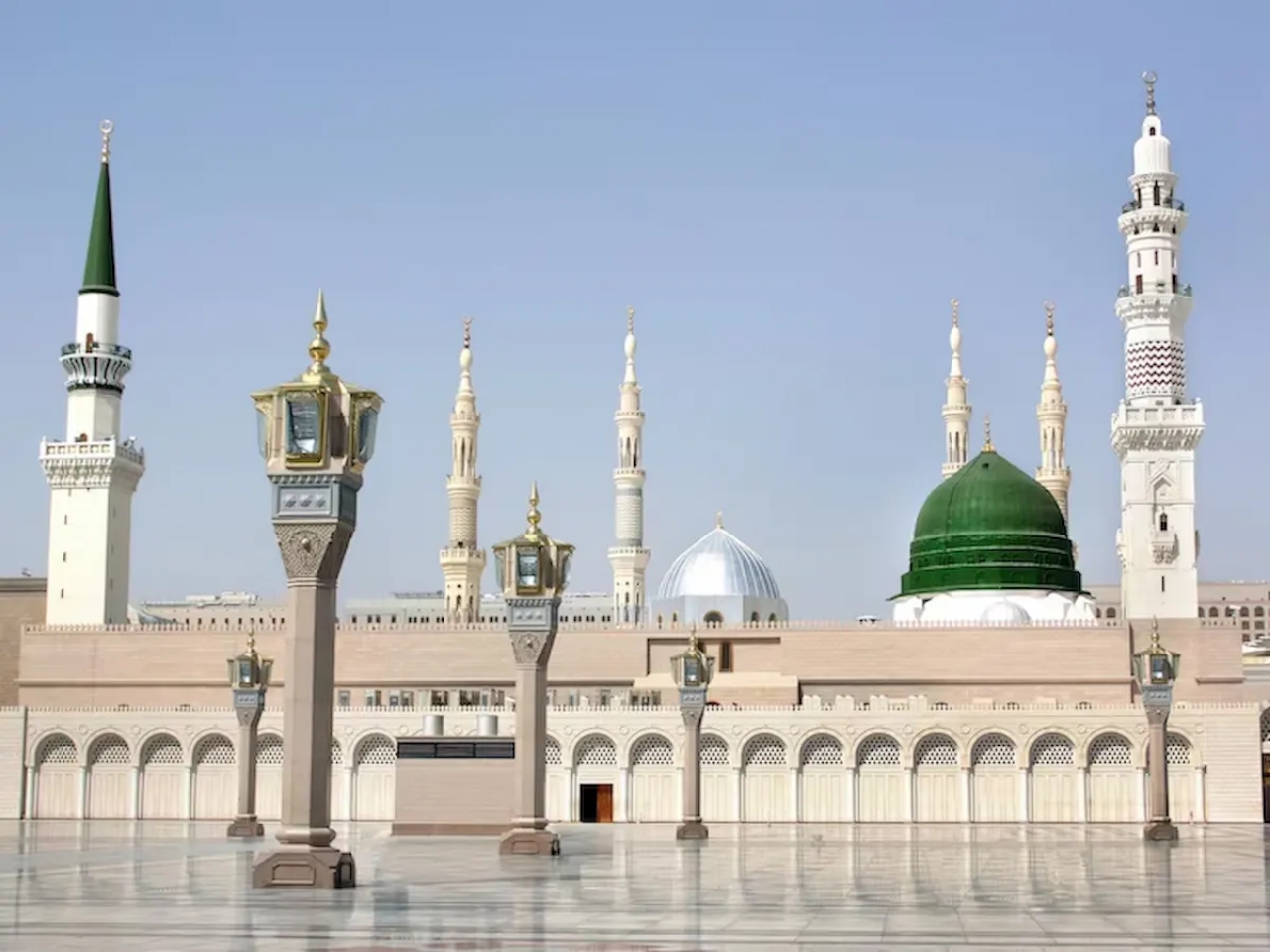 Wajib Dipatuhi Jemaah Haji selama di Masjid Nabawi: Live Streaming di Medsos Hingga Merokok