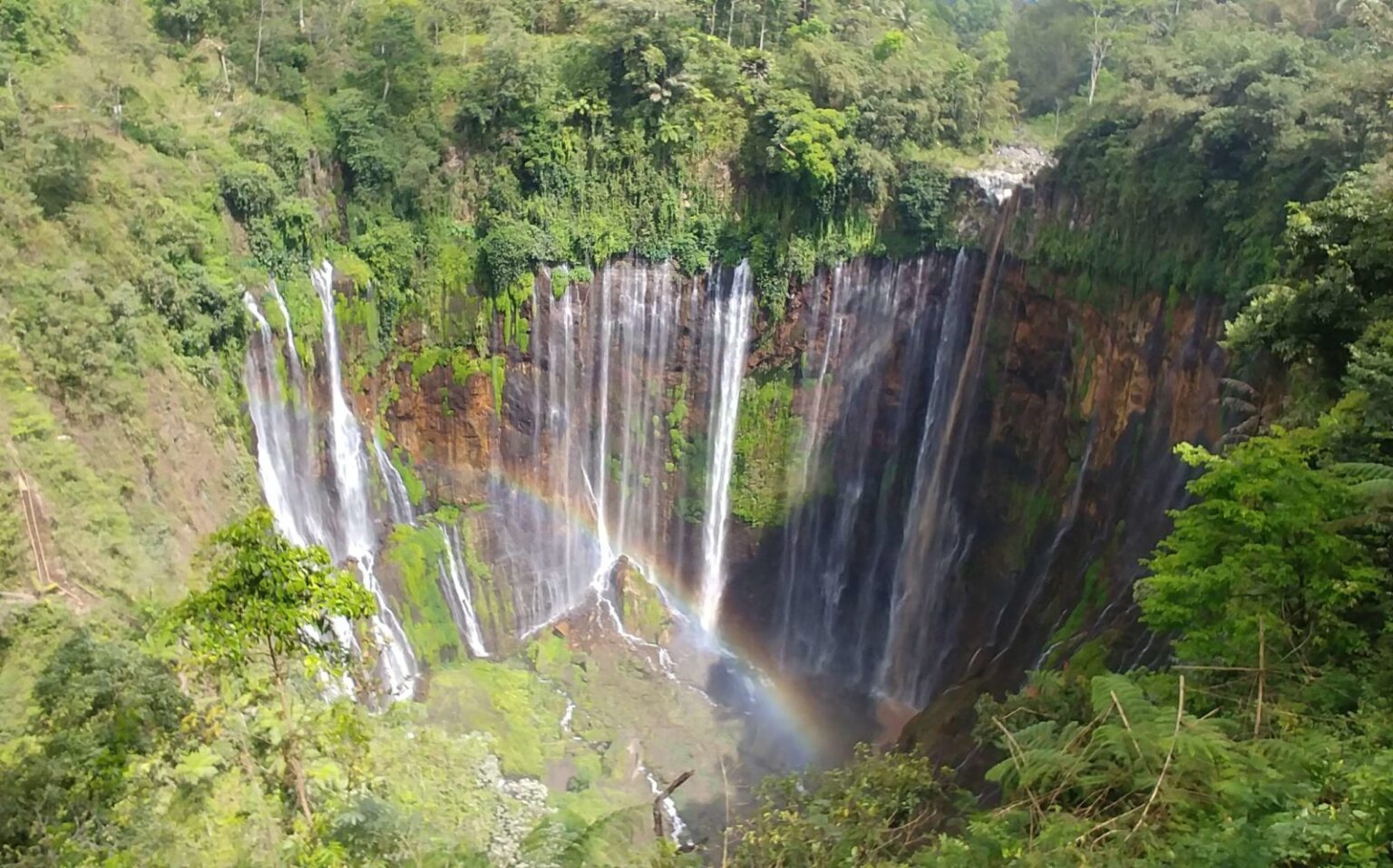 Mengenal Air Terjun Tumpak Sewu, Destinasi Wisata yang Indah Diperbatasan Kabupaten Malang- Kabupaten Lumajang
