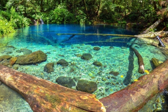 Danau Kaco Kerinci: Permata Tersembunyi di Belantara, Airnya Sebening Kaca, Memancarkan Cahaya di Malam Hari 