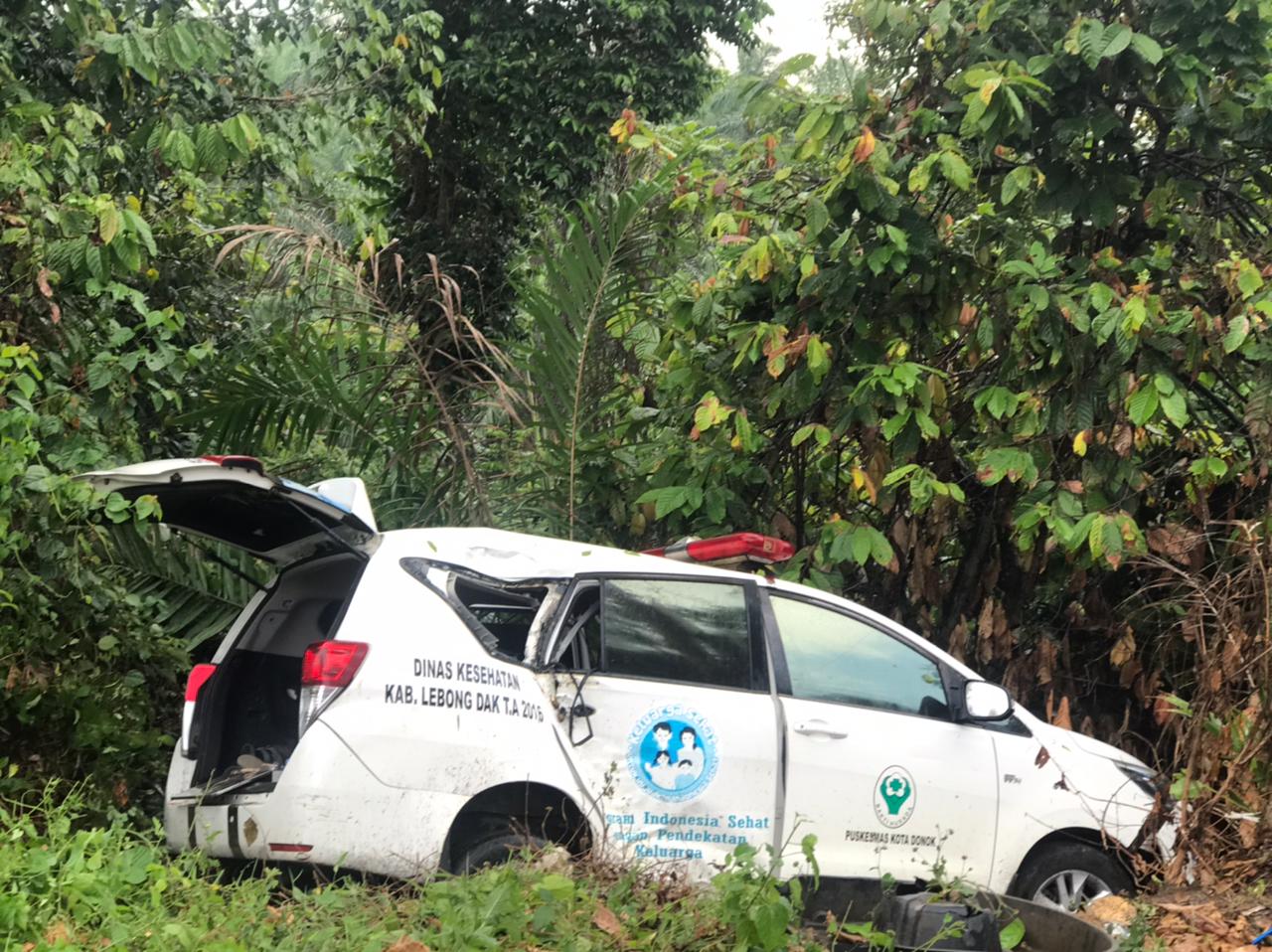 BREAKING NEWS: Mobil Puskesmas Dinas Kesehatan Lebong Masuk Jurang di Bengkulu Tengah, Satu Meninggal Dunia
