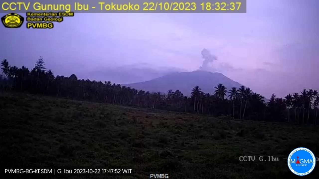 Gunung Api Ibu Meletus, Lontarkan Abu Vulkanik Setinggi 600 Meter, Begini Penampakannya