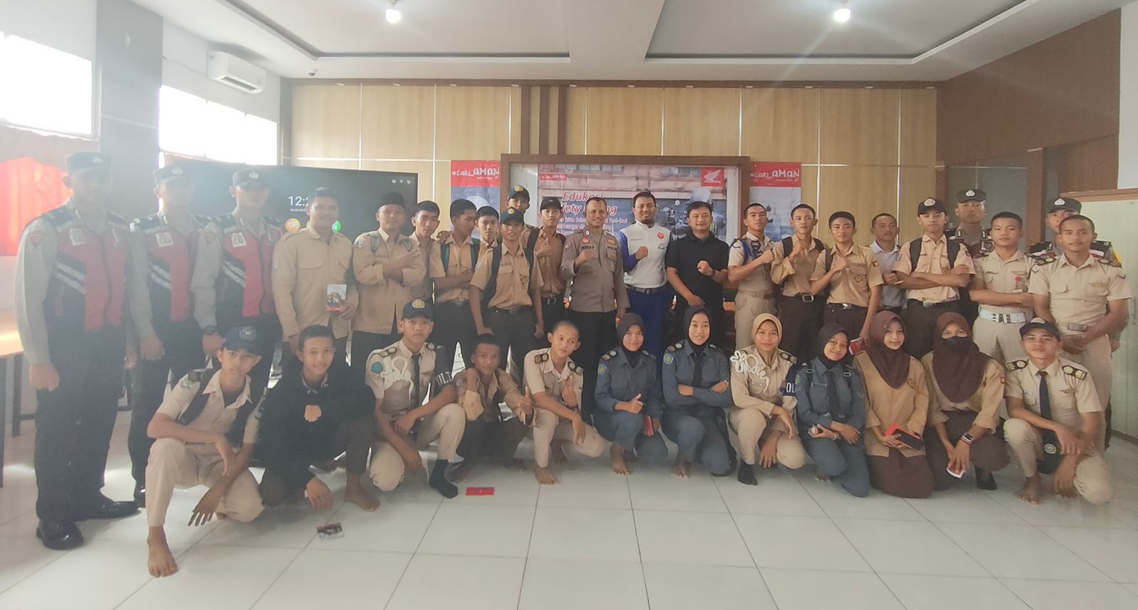 Datangi SMKN 4 Kota Bengkulu, Instruktur Safety Riding Lima Langkah Teknik Aman Berkendara 