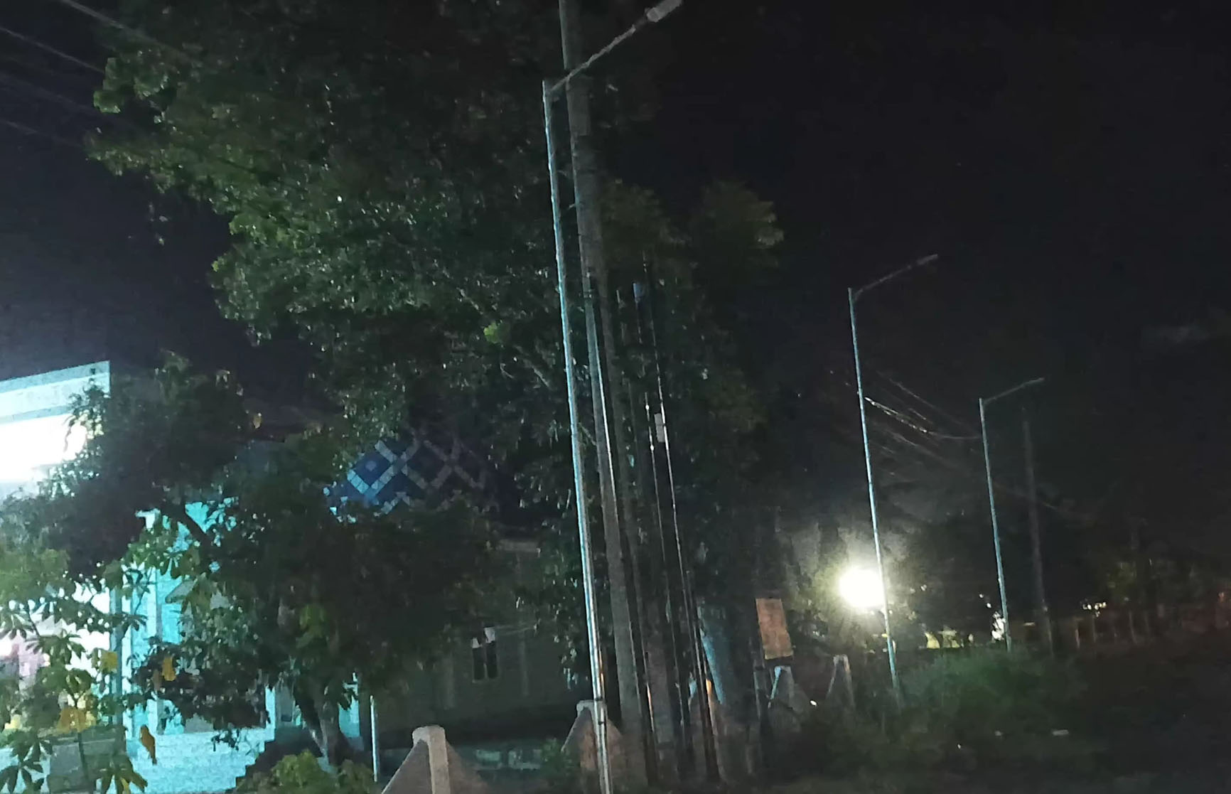 Lampu Berbinar Senilai Miliaran di Sekolah Pinggir Jalan Lintas Cuma Jadi Pajangan, Ini Buktinya