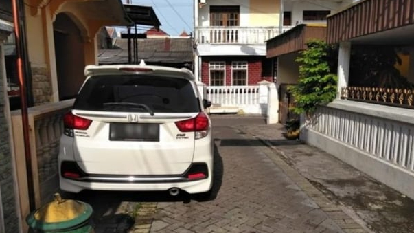 Parkir Sembarangan di Depan Rumah Hukumnya Haram Loh, Kok Bisa? Berikut Penjelasannya