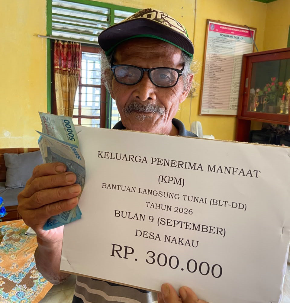 Bantu Kebutuhan Dasar Lansia, Pemdes Nakau Tuntaskan Penyaluran BLT Dana Desa Bulan September