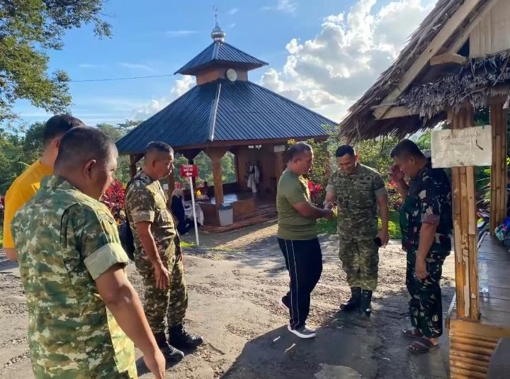 Danrem dan PJU Korem 041/Gamas Nikmati Malam Kebersamaan di Wisata Kampoeng Durian Bengkulu Tengah