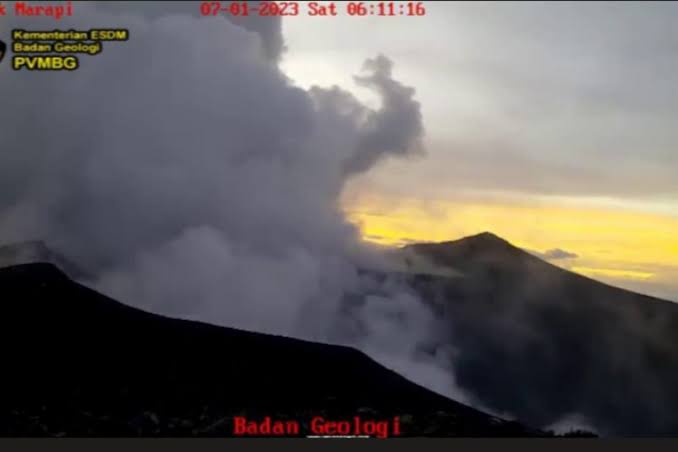 Setelah Gunung Anak Krakatau, Giliran Gunung Marapi Erupsi, Waspada!