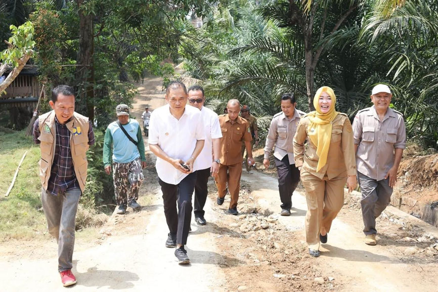 350 Meter Jalan Taba Lagan-Pagar Gunung Dibangun, Warga Ucapkan Terima Kasih ke Rachmat-Tarmizi