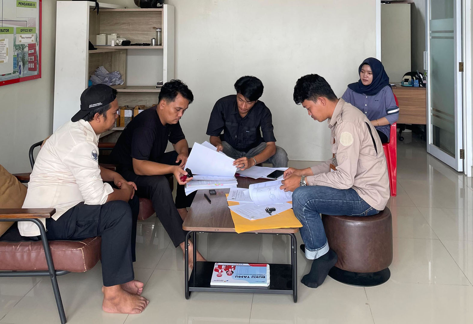 Target Pajak Daerah Rp34,5 Miliar, Tim ‘Tax Hunter’ BKD Bengkulu Tengah Masif Datangi Wajib Pajak