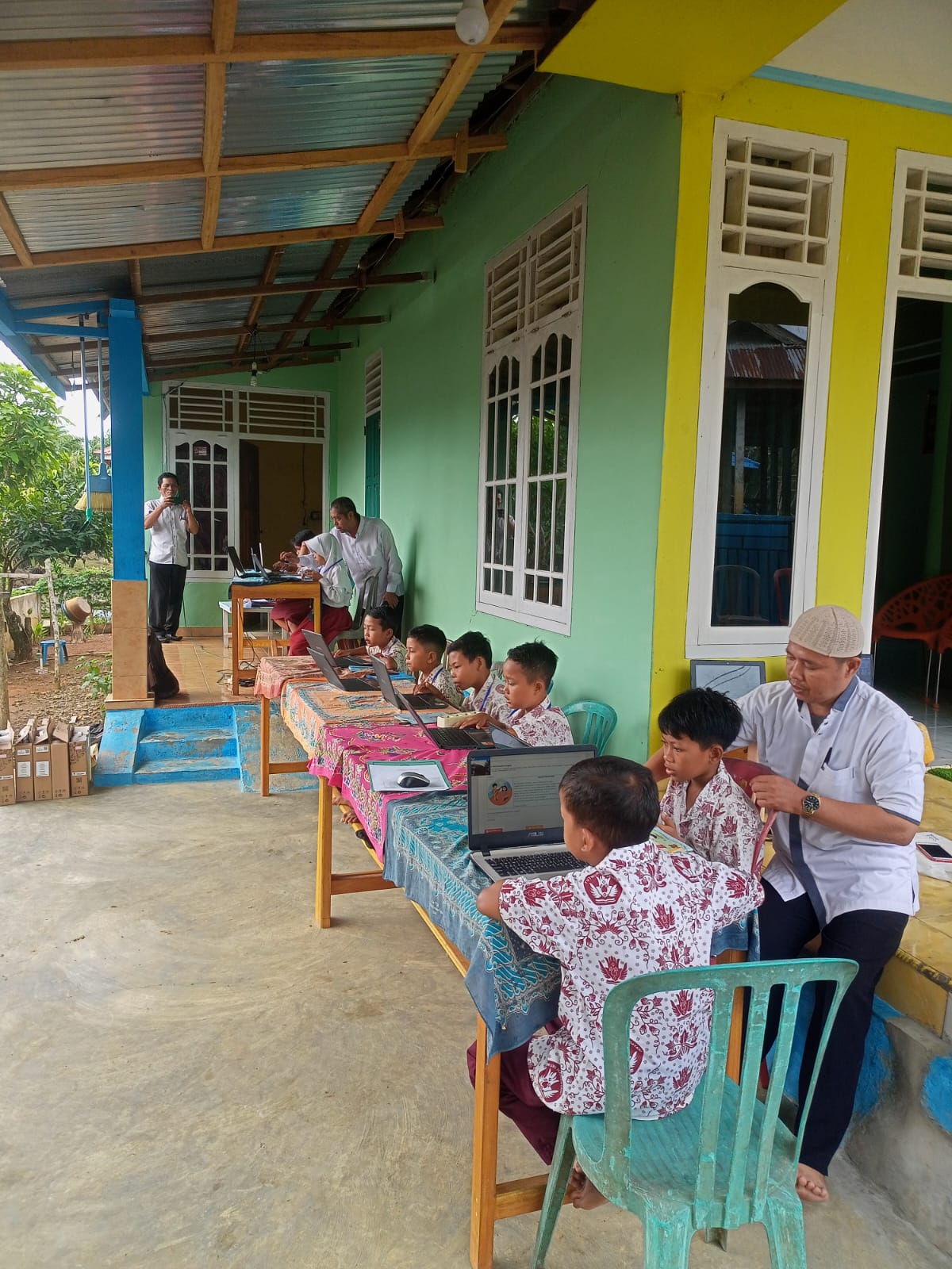 10 Murid di Bengkulu Tengah Terpaksa ANBK di Teras Rumah Guru, Kok Bisa Begitu