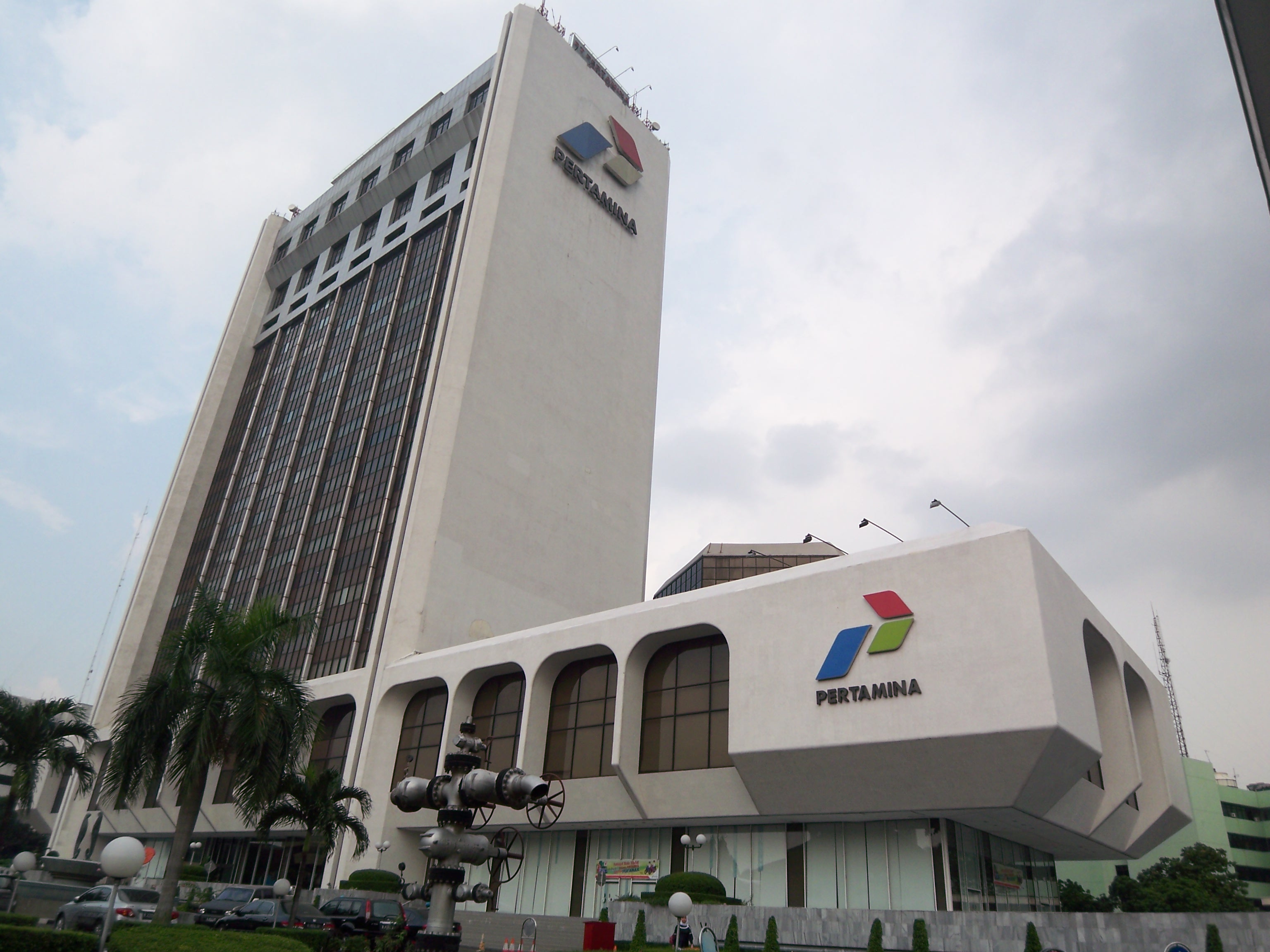 PT. Pertamina Buka Loker 2023, Ada 20 Posisi Pilihan Bagi Lulusan D3 dan S1, Cek di Sini