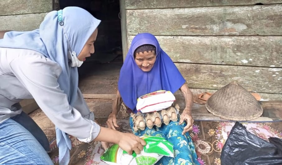 Difasilitasi Kadis Perkimtah, PT. BRI Berencana Bedah Rumah Nenek Sanida 