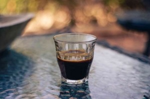 Masih Suka Minum Kopi Sisa yang Sudah Ditinggal Lama? Setelah Baca Ini, Kamu Pasti Berhenti!