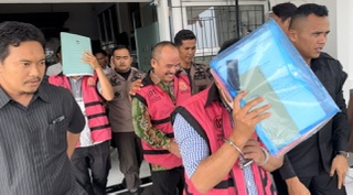BREAKING NEWS: Kasus Dugaan Korupsi RDTR 2014, Mantan Sekda Bengkulu Tengah Ditahan