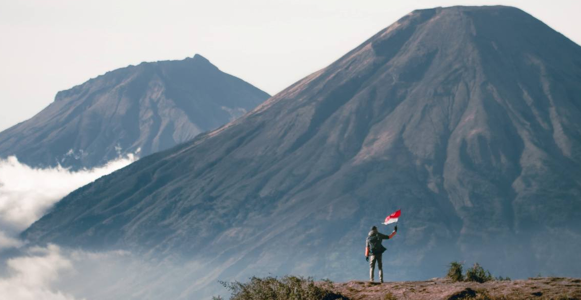 Ingin Mendaki Gunung Tertinggi di Indonesia? Ini Dia Daftar Gunung yang Bisa Didatangi