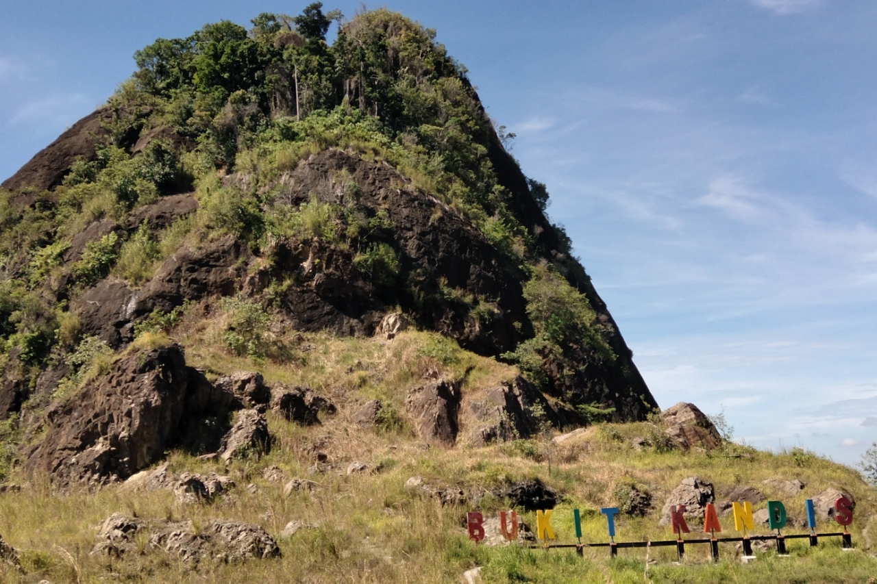 Bukit Batu di Bengkulu Ini Jadi Lokasi Panjat Tebing Favoritnya Pecinta Alam, Objek Wisata Terpopuler 2018
