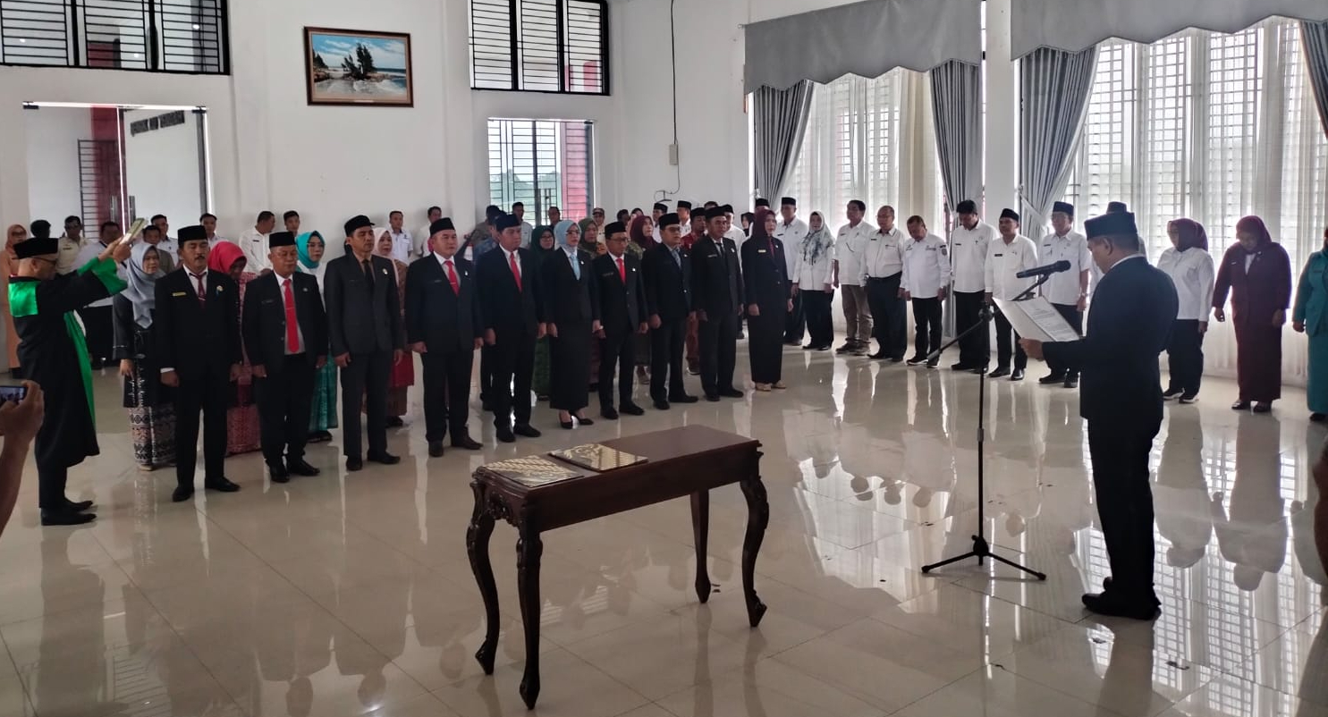 10 Pejabat JPT Pratama Bengkulu Tengah Resmi Dilantik, Bupati Minta Loyal dan Maksimal Bekerja