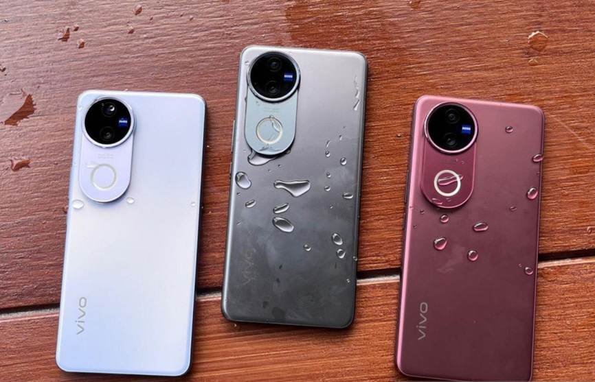 Bikin Liburan Makin Kece, Vivo V50 Hadirkan Kamera Tahan Air dan Fitur Canggih!