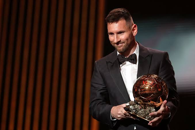 Kalahkan Haaland dan Mbappe, Lionel Messi Raih Ballon d'Or ke-8