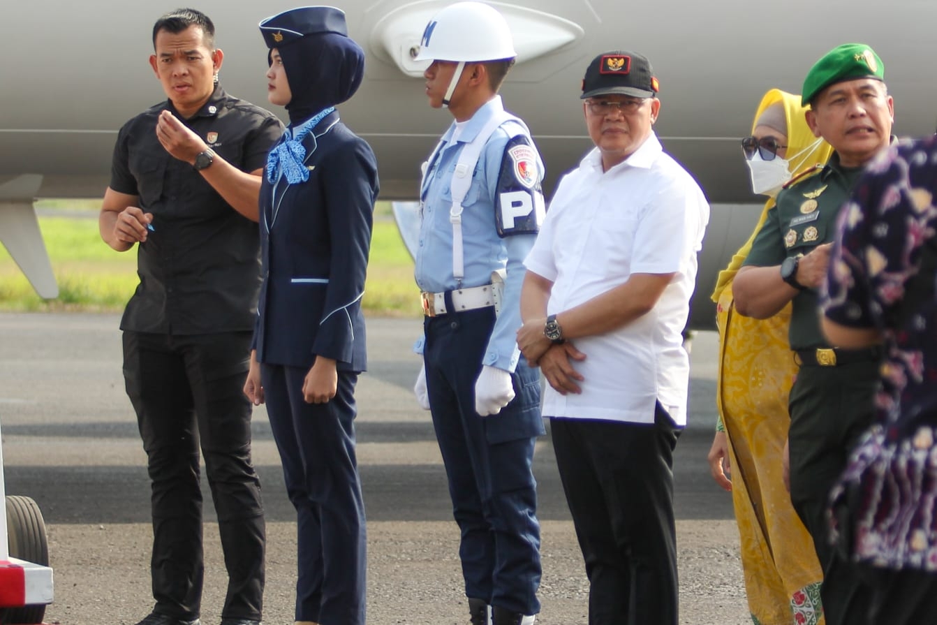 Intip Pesona Kecantikan Pramugari Pesawat Kepresidenan Putri Bengkulu 