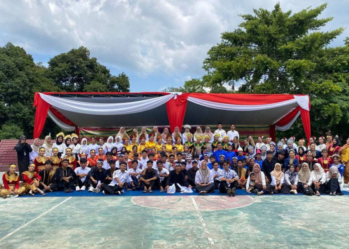 Asah Bakat dan Jiwa Wirausaha, SMAN 2 Bengkulu Tengah Padukan Pentas Seni dan Bazar