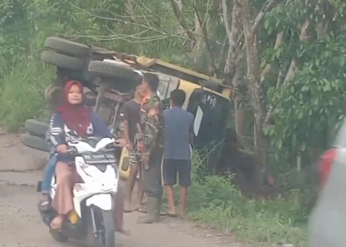 Jalan Rusak di Desa Ini Makan Korban, Kades: Bukan Sekali Ini Saja