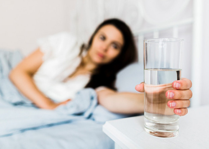 Perlukah Minum Air Putih Setelah Bangun Tidur? Apa Dampaknya Terhadap Kesehatan?